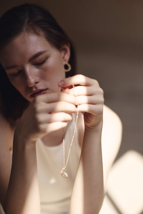 IRRESISTIBLE——––NECKLACE